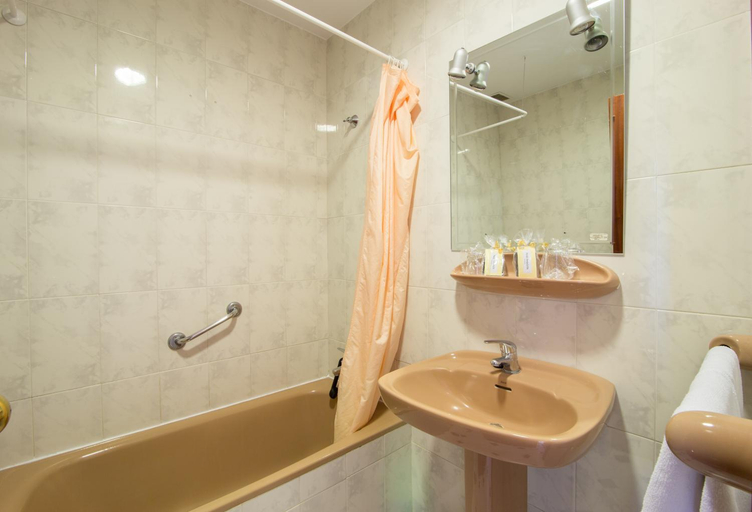Bathroom 4, Hotel Andalucia, Granada