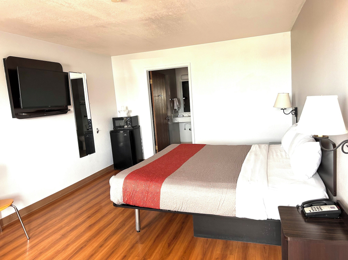 Others 5, Motel 6 Safford, AZ, Graham