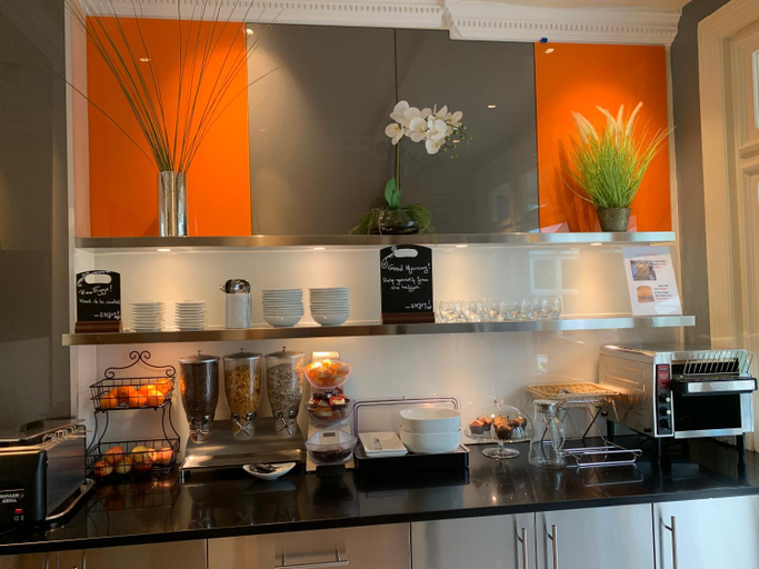 Food & Drinks 5, Henley House Hotel, London