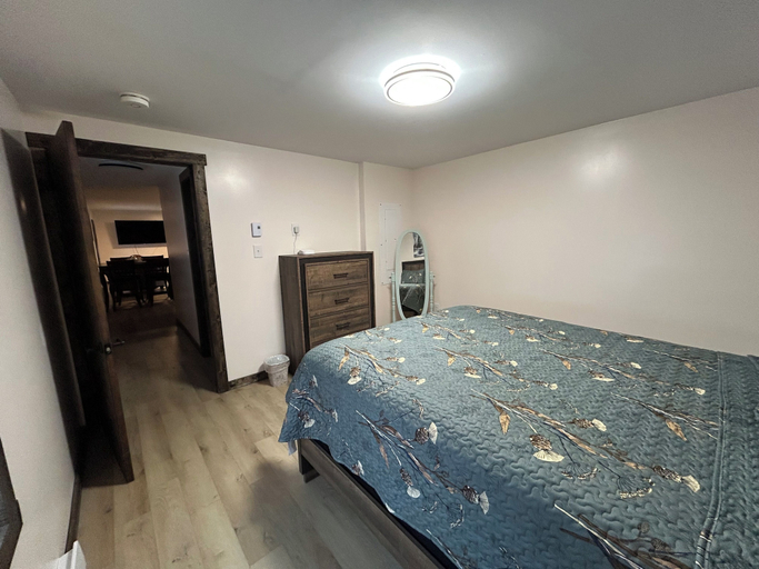 Bedroom 2, Admirals Quarters, Division No. 8