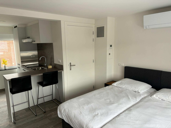 Room, Cosy Apartment Near Center, Landgraaf