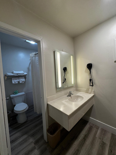 Bathroom 4, Friendship Motor Inn, Los Angeles