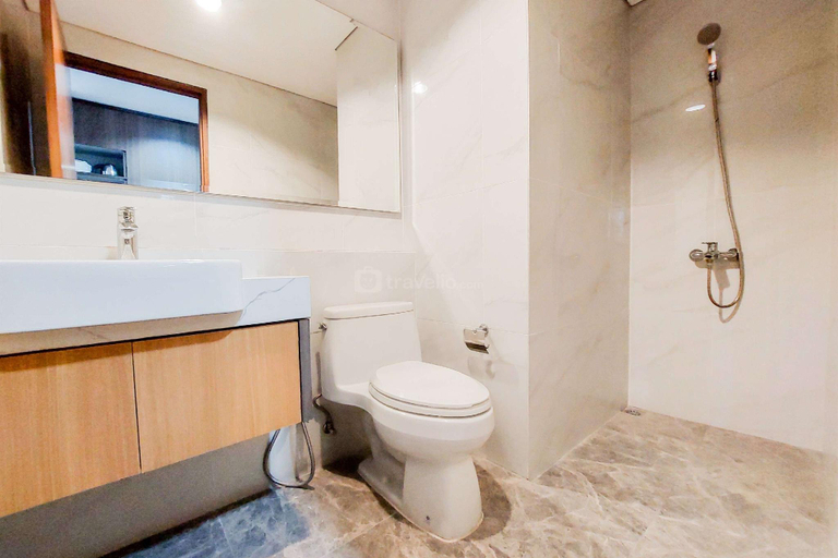 Bathroom 3, Good Restful 1BR The Smith Alam Sutera By Travelio, Tangerang