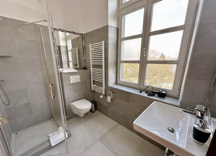 Bathroom 5, Hotel Restaurant Mathildenhof, Rhein-Erft-Kreis