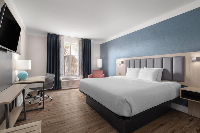 Bedroom 4, Wingate by Wyndham Savannah Gateway, Chatham
