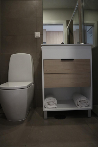 Bathroom 5, MEU STUDIO, Paredes