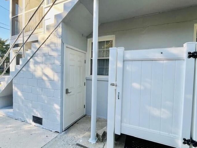 Exterior & Views 4, King Charles Avenue 502d, Sussex