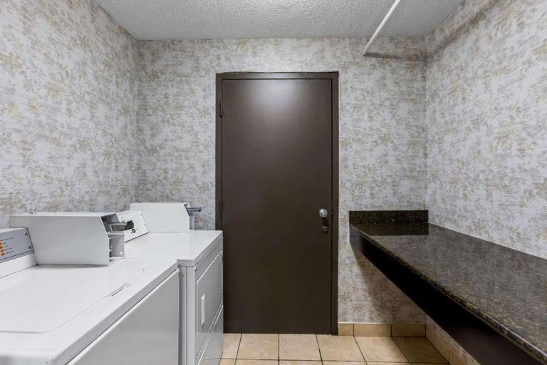 Bathroom 4, Best Western Gaylord, Otsego