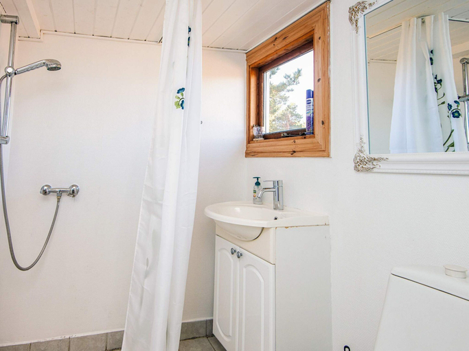 Bathroom, Child Friendly Holiday Home in Fanø near Sea, Fanø
