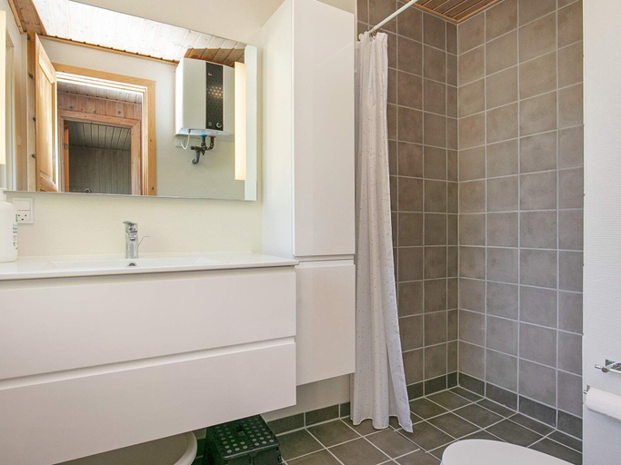 Bathroom 3, Seaside Haven in Stoense-By Traum, Langeland