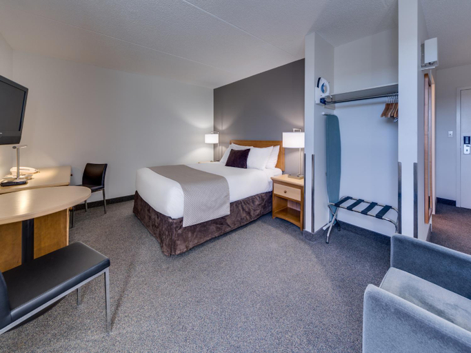 Bedroom 3, Heritage Inn Hotel & Convention Centre - Pincher Creek, Division No. 3