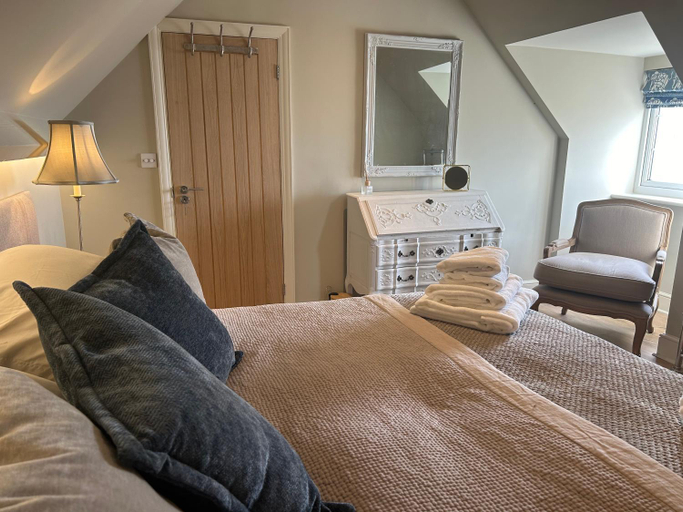 Others 4, The Loft at Seacroft, Dorset
