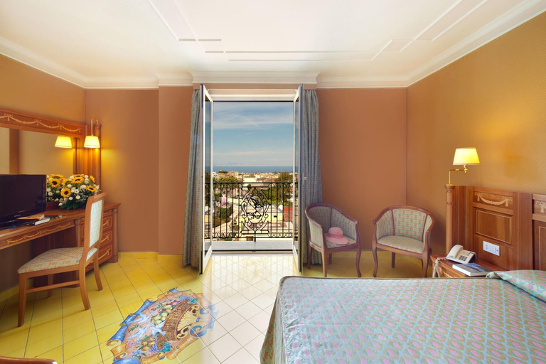 Bedroom 3, Grand Hotel La Pace, Napoli