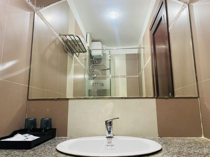 Bathroom 3, LE'S HOTEL & APARTMENT, Da Nang