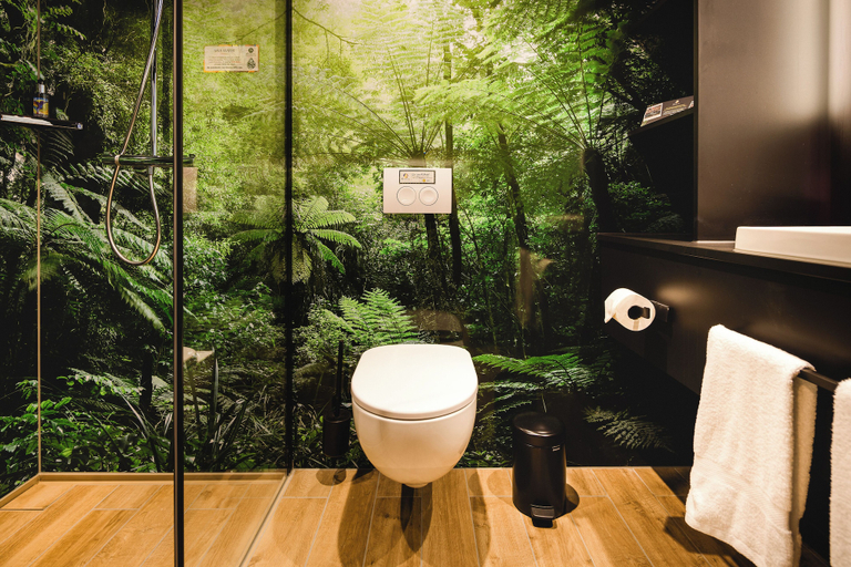 Bathroom 5, Rioca Hafeninsel Posto 8, Offenbach am Main