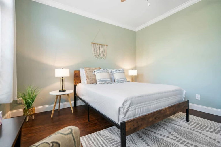 Room 5, Heated Pool Beach Patio Lounge Near Downtown, Saint Johns