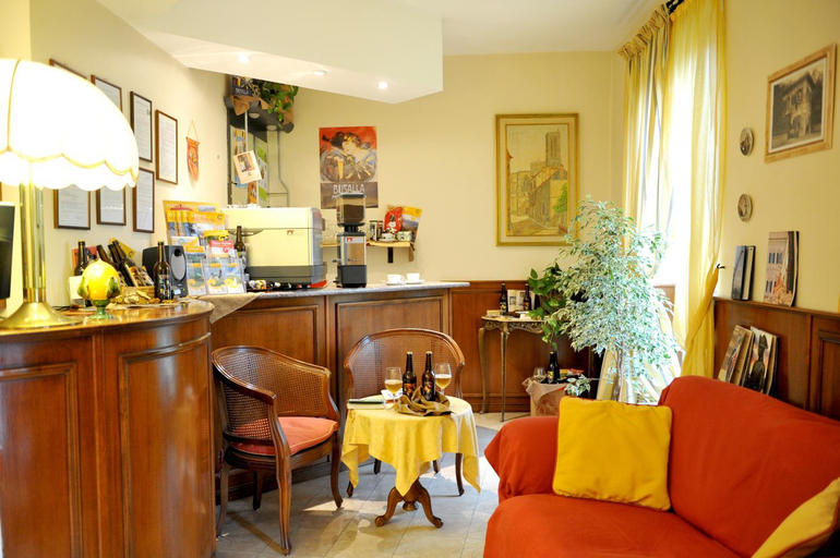 Public Area, Albergo Birra, Genova