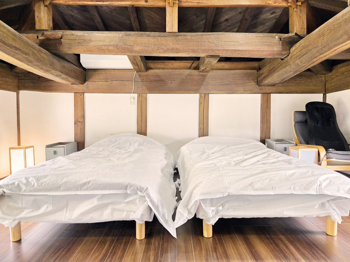 Bedroom 13