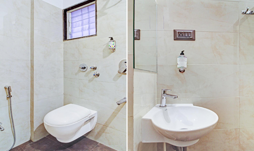 Bathroom, Treebo Royal Imperio, Hinjewadi, Pune