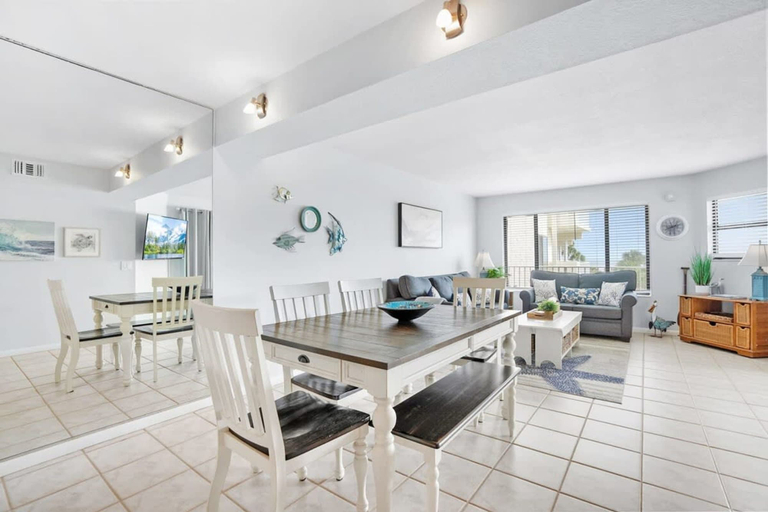 Room 4, Heated Pool Ocean Views Beach Playground BBQ, Saint Johns