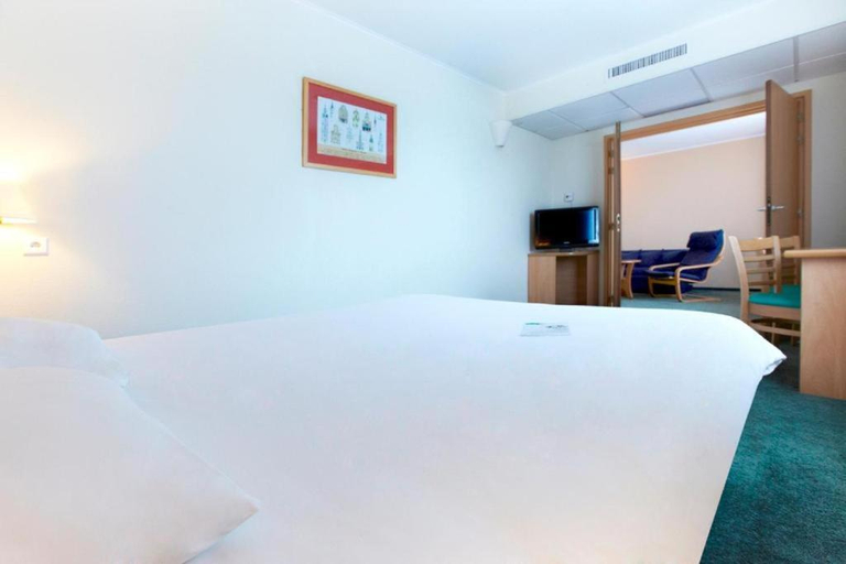 Bedroom 3, Campanile Hotel Poznan, Poznań City