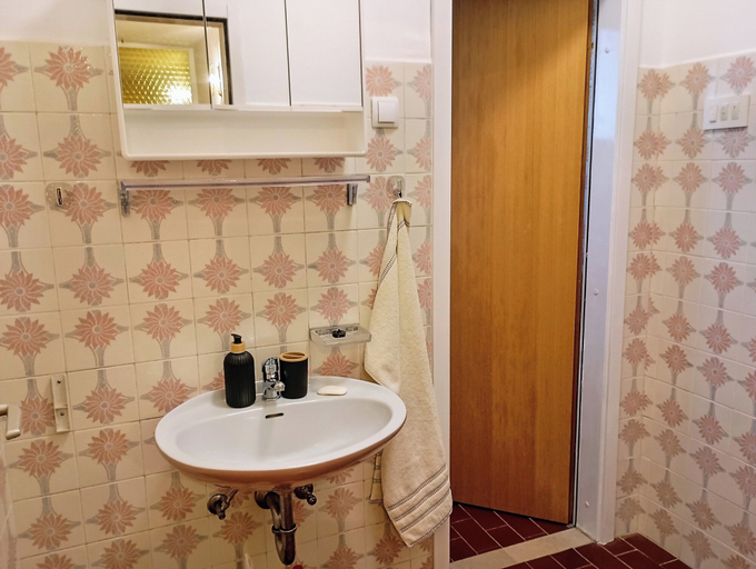 Bathroom 4, Cozy Trogir Apartment with 3 Bedrooms, Okrug