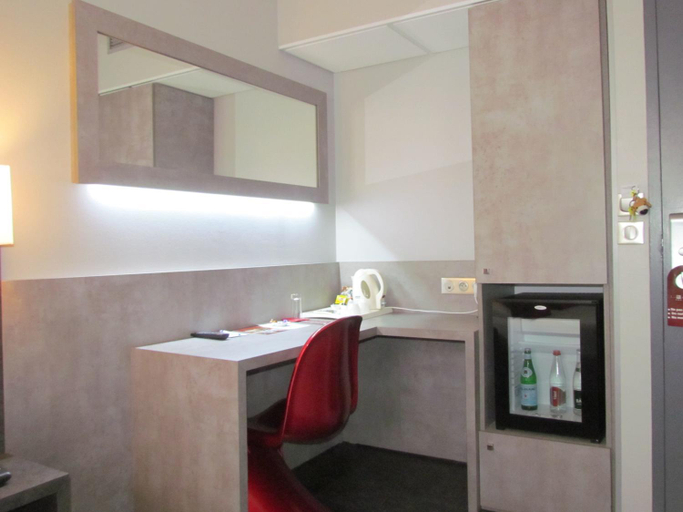 Bathroom 4, Hotel L'Hotan, Haute-Garonne