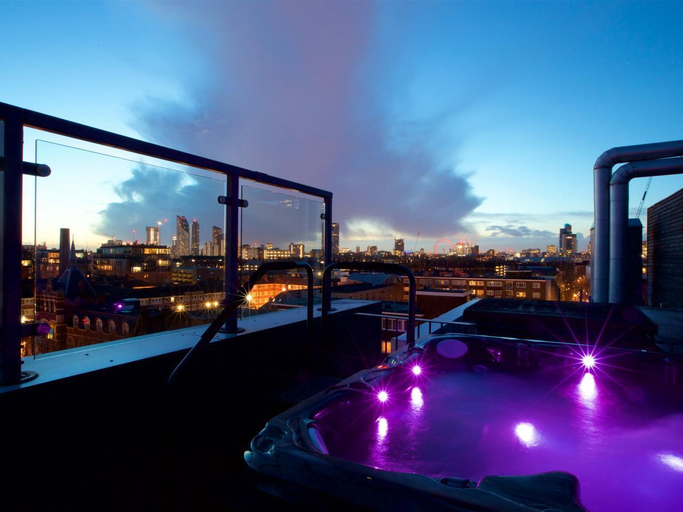 Sport & Beauty 2, The Bermondsey Square Hotel, London