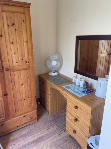 Others 4, Rooms at the Huntsman Inn, South Gloucestershire