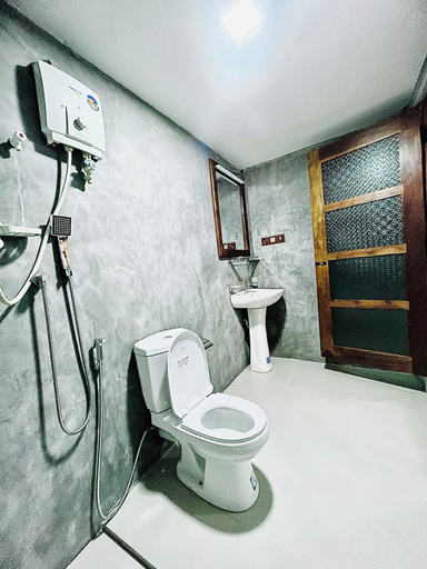 Bathroom 3, Maika safari, Embilipitiya
