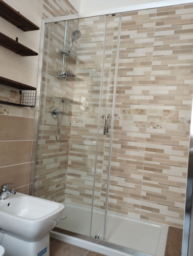 Bathroom 3, Corleone bed and breakfast, Palermo