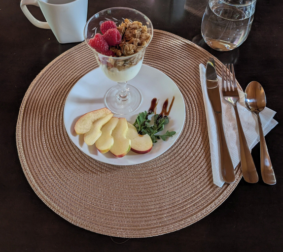 Food & Drinks 5, Franziska Haus, Yamhill