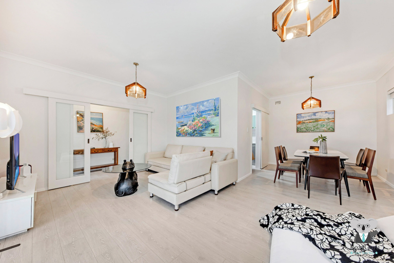 Others 3, Kozyguru | Forestville | Charming 3Br House, Sydney