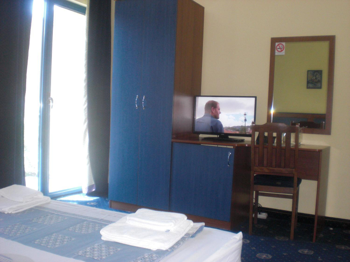 Bedroom 3, Fenix Family Hotel, Blagoevgrad