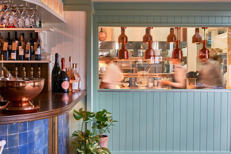 Food & Drinks 5, Mitre Hotel, London
