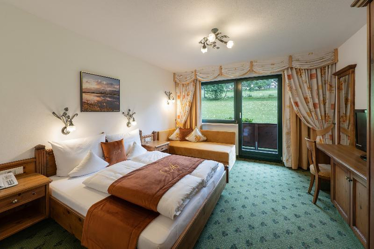 Bedroom 3, Hotel AlpenSchlossl, Kufstein