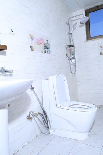 Bathroom 3, PrimeNest - 3 bedroom Apartment, Addis Abeba