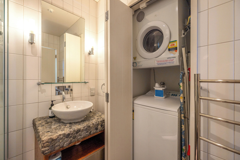 Bathroom 3, Apartment On The Beach, Auckland
