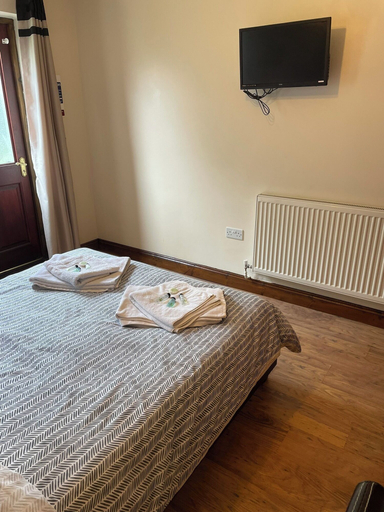 Bedroom 3, Rooms at the Huntsman Inn, South Gloucestershire