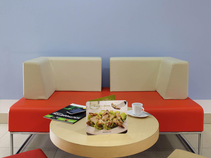 Public Area 2, ibis Southampton Centre, Southampton
