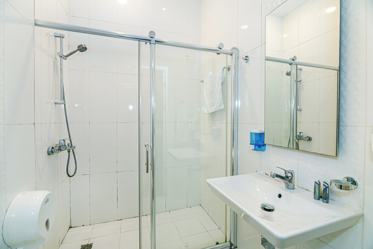 Bathroom 3, Bristol Hotel, Baku
