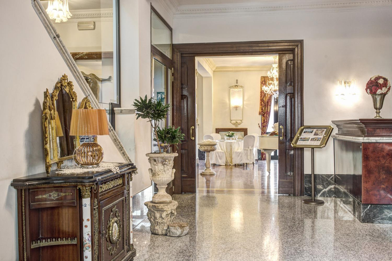 Public Area 5, Hotel Castel Vecchio, Rome