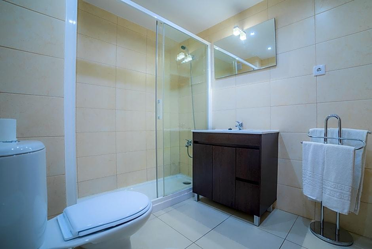 Bathroom 3, Algardia Marina Parque by Garvetur, Loulé
