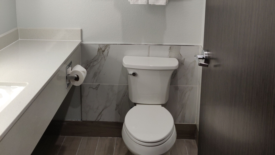 Bathroom 3, Studio 6 Katy, TX, Houston