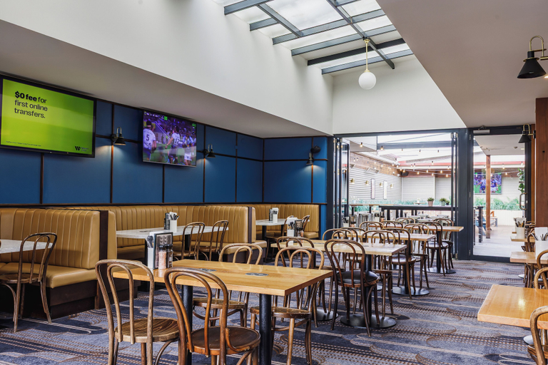 Food & Drinks 4, The Lakes Hotel, Rosebery, Sydney