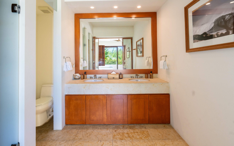 Bathroom, Las Terrazas, Compostela