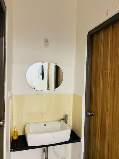 Bathroom, Chandrasajan Comfort Stay, Ujjain