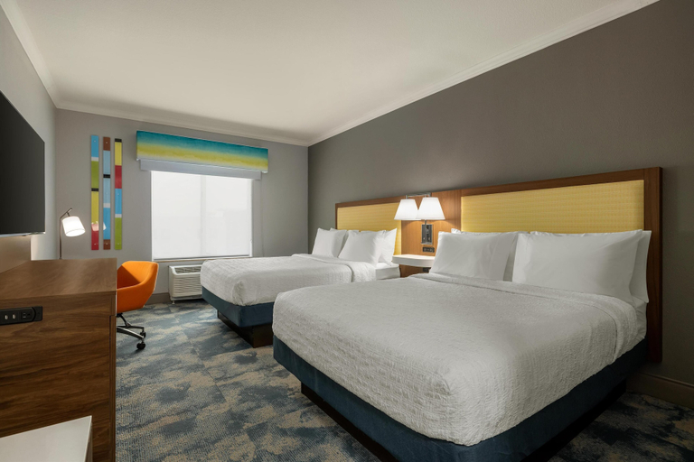 Bedroom 3, Hampton Inn & Suites Galveston, Galveston