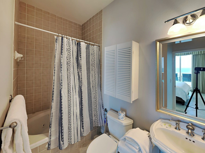 Bathroom 4, Emerald Isle #1707 by Southern Vacation Rentals, Escambia
