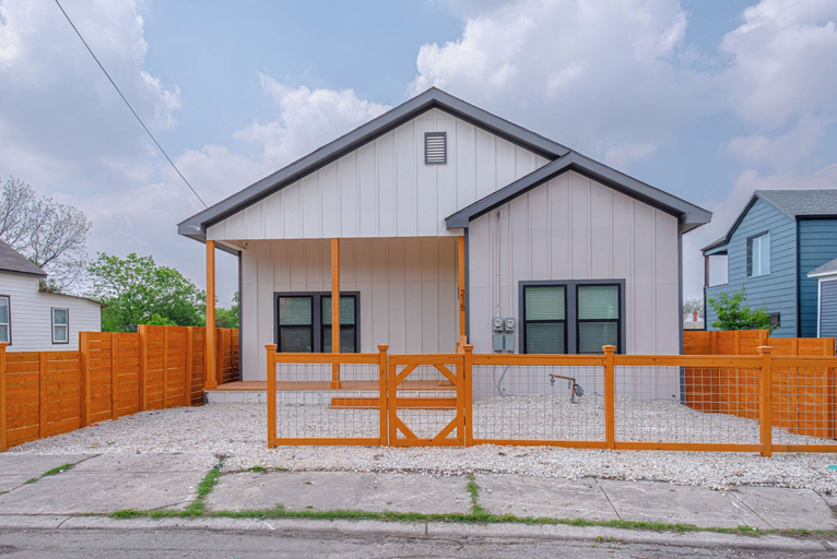 Exterior & Views 2, Skyline Retreat 3br-3ba w/ Stunning Views Near DT, Bexar